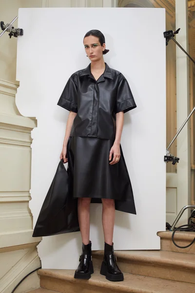 Look 16